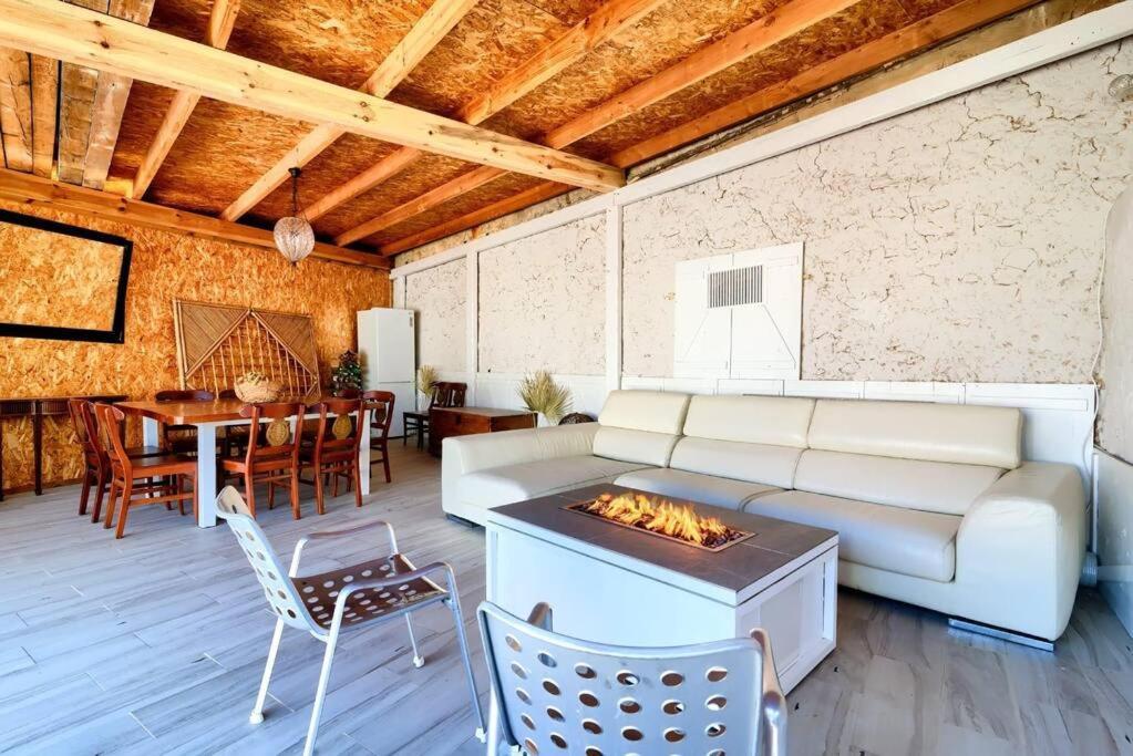 Cueva Con Jacuzzi A 20 Minutos De Valencia Villa Benaguacil Exterior photo