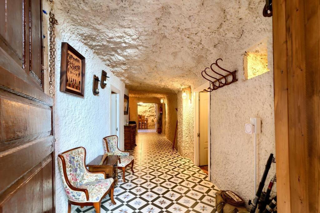Cueva Con Jacuzzi A 20 Minutos De Valencia Villa Benaguacil Exterior photo