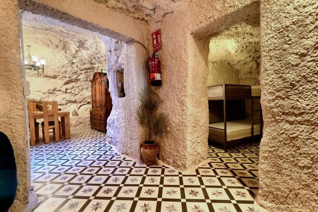 Cueva Con Jacuzzi A 20 Minutos De Valencia Villa Benaguacil Exterior photo