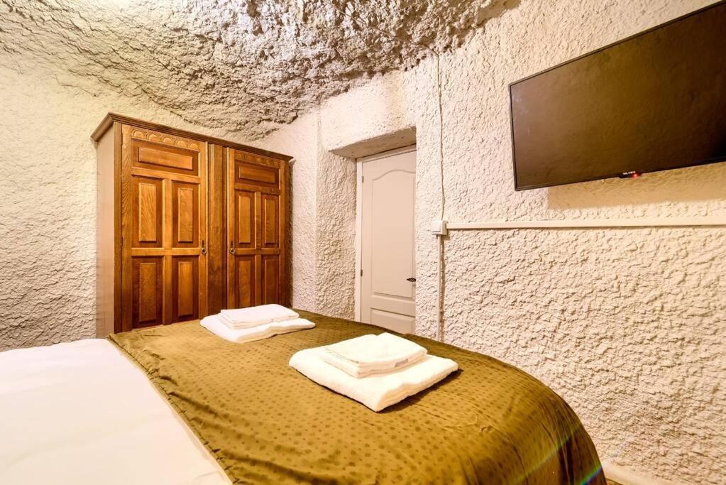 Cueva Con Jacuzzi A 20 Minutos De Valencia Villa Benaguacil Exterior photo
